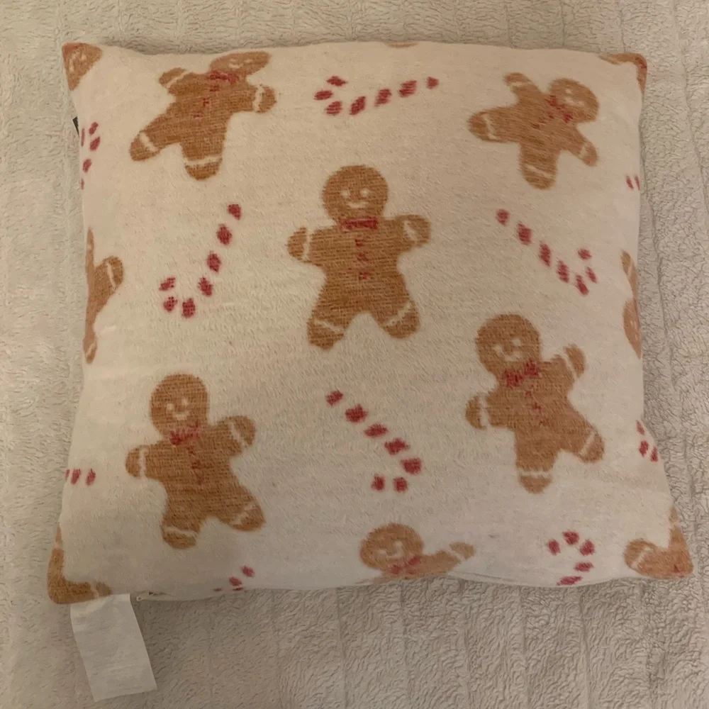 Gingerbread Pillow Set - Picture 3 of 5
